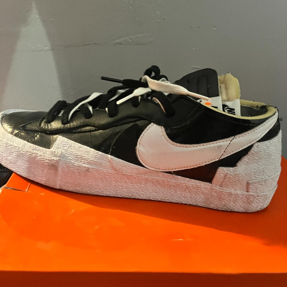 Nike Black and White Sneakers